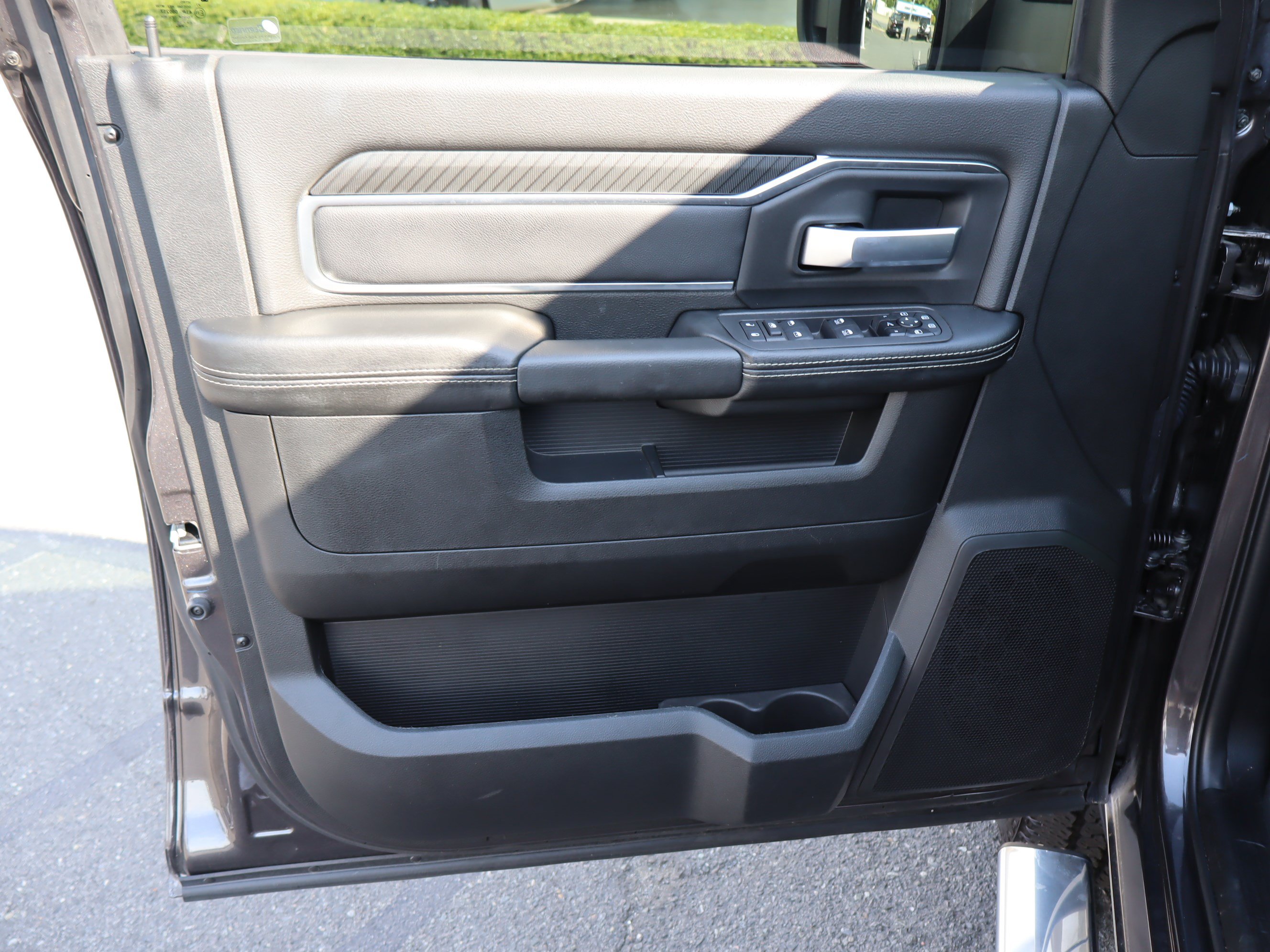 Used 2025 RAM 3500 Big Horn AWD/4WD image 19