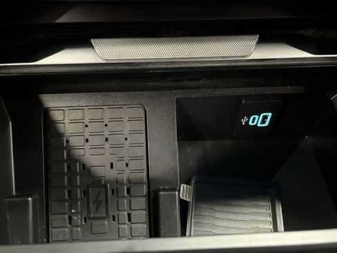 Used 2024 Ford F350 Platinum image 25