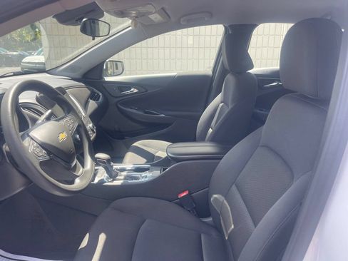 Used 2025 Chevrolet Malibu LT FWD image 8