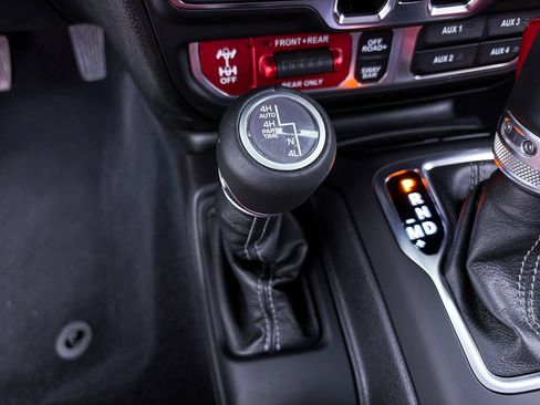 Used 2024 Jeep Wrangler Unlimited Rubicon 392 AWD/4WD image 39