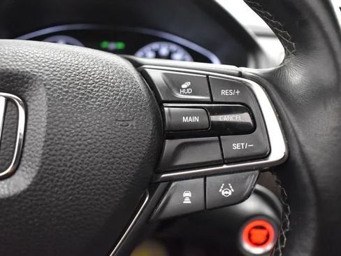 Used 2018 Honda Accord Touring image 23