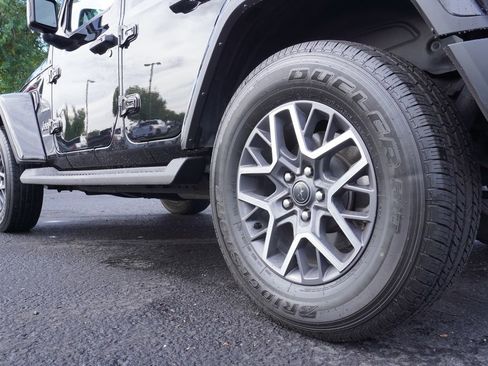 Used 2024 Jeep Wrangler Sahara image 6