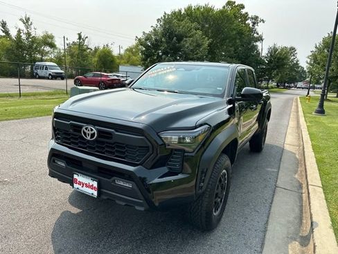 Used 2024 Toyota Tacoma TRD Off-Road AWD/4WD image 6