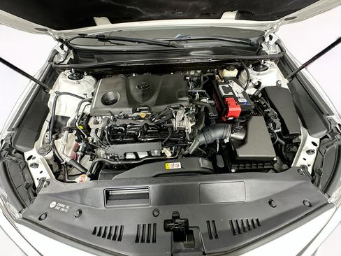 Used 2018 Toyota Camry SE image 30