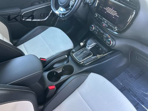 Certified 2023 Kia Soul GT-Line FWD image 17