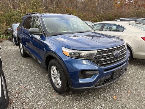 Used 2022 Ford Explorer XLT AWD/4WD image 4
