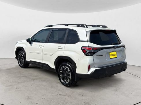 Certified 2025 Subaru Forester Premium AWD/4WD image 3