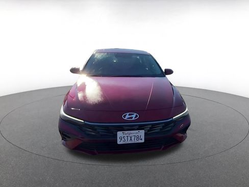 Used 2025 Hyundai Elantra SEL image 4