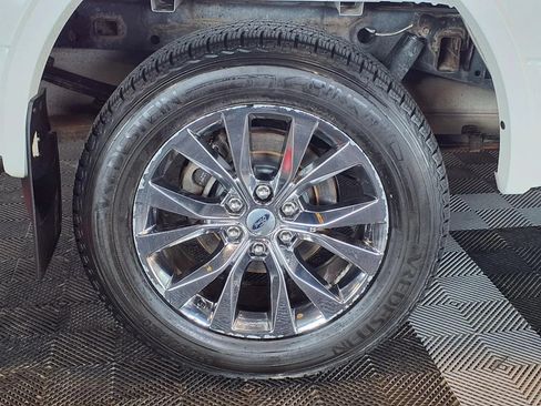 Used 2015 Ford F150 Lariat w/ Equipment Group 502A Luxury AWD/4WD image 8