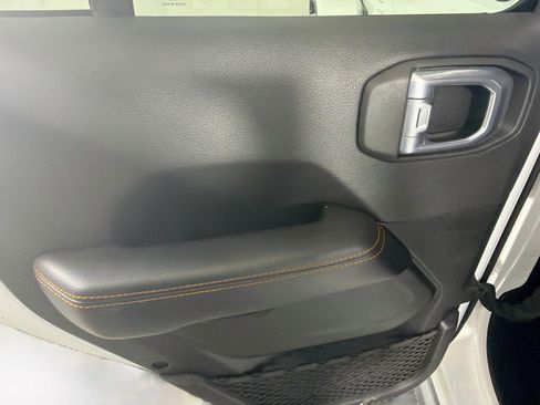 Used 2022 Jeep Gladiator Mojave AWD/4WD image 25