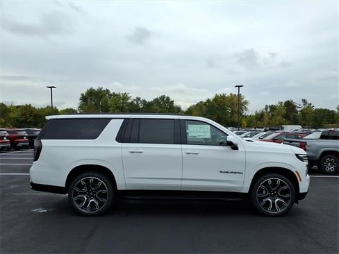 New 2026 Chevrolet Suburban RST w/ Advanced Technology Package image 2