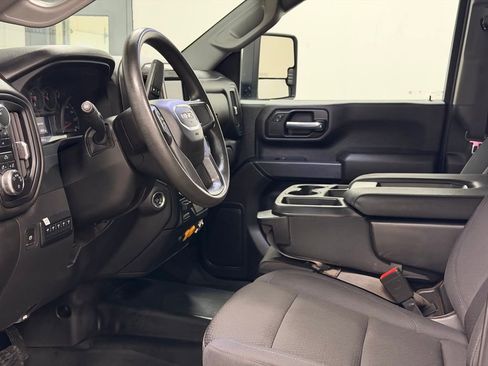 Certified 2024 GMC Sierra 3500 Pro w/ Convenience Package image 9