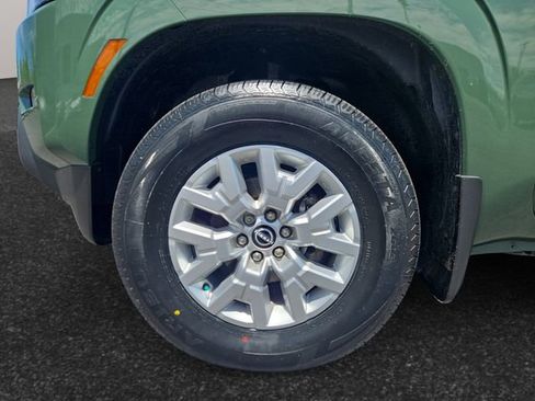 Used 2022 Nissan Frontier SV AWD/4WD image 4