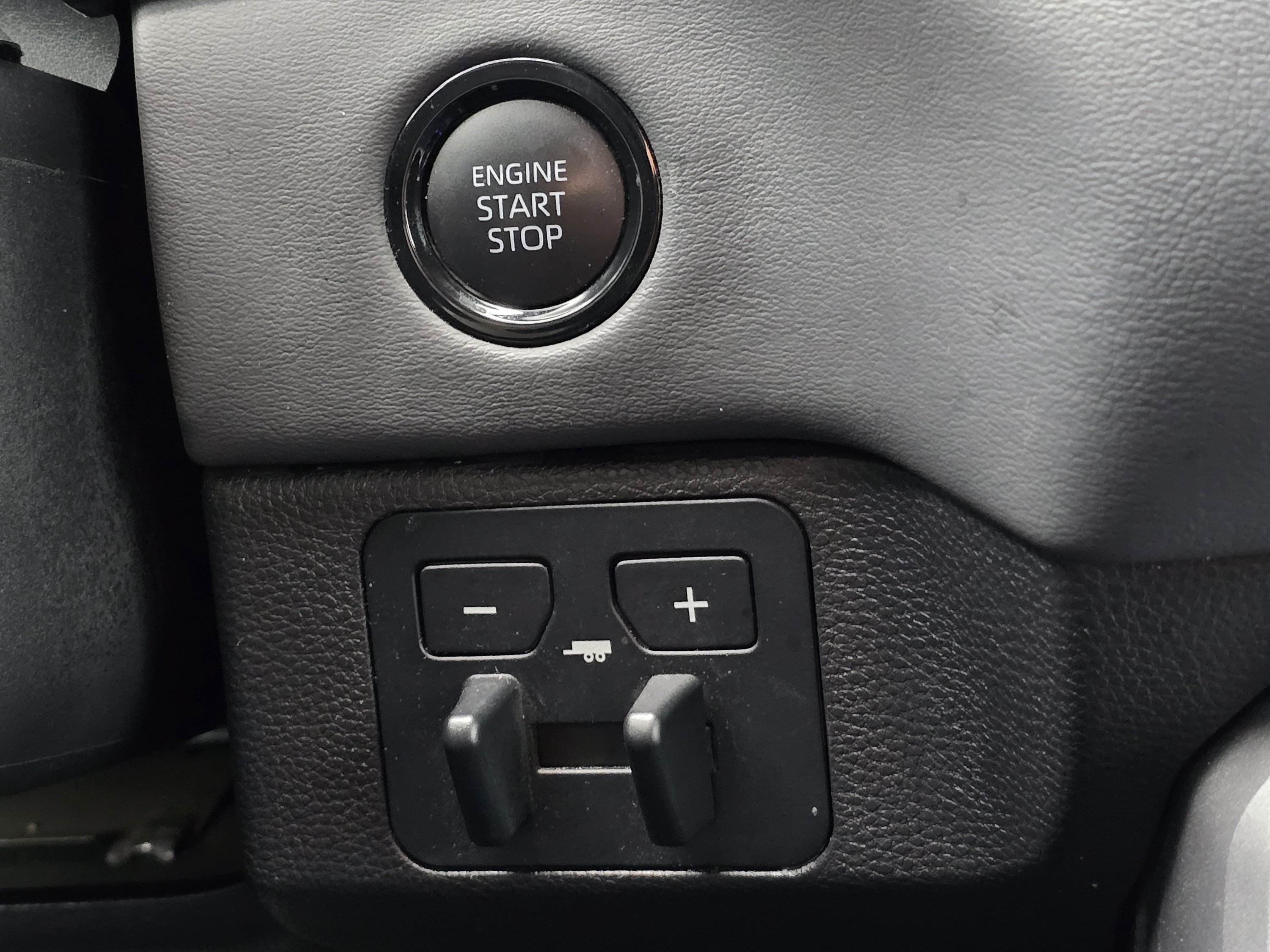 Used 2025 Toyota Tundra Platinum AWD/4WD image 18