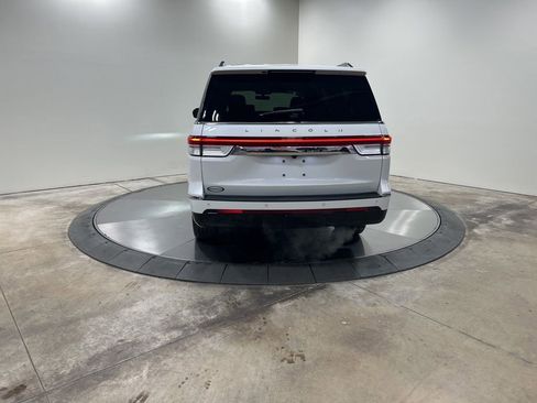 Certified 2024 Lincoln Navigator L Reserve image 7