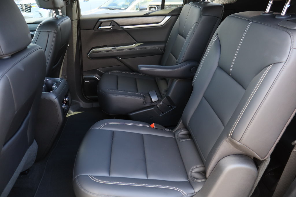 Certified 2026 GMC Acadia Elevation w/ Elevation Premium Package FWD image 24