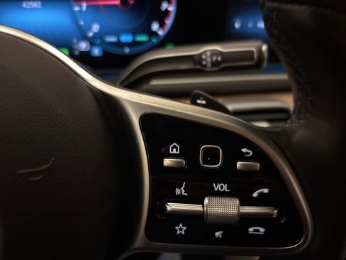 Used 2022 Mercedes-Benz GLS 450 4MATIC image 18