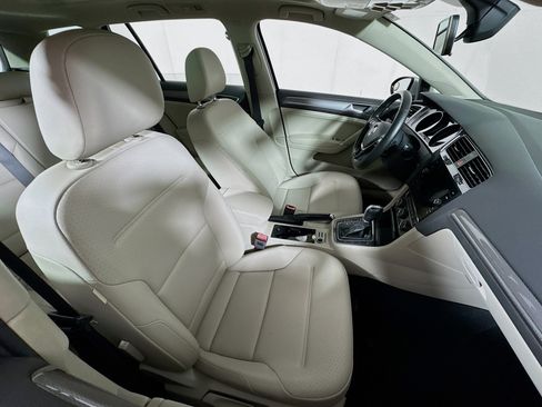 Used 2018 Volkswagen Golf Alltrack SE image 27