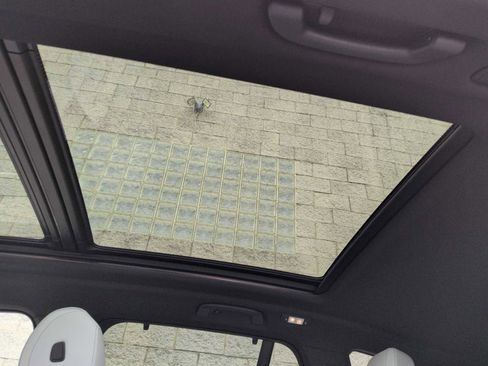 Used 2025 BMW X5 xDrive50e w/ Executive Package image 23