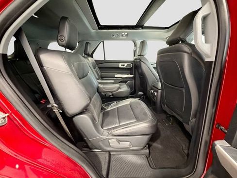 Used 2020 Ford Explorer XLT w/ Equipment Group 202A AWD/4WD image 24