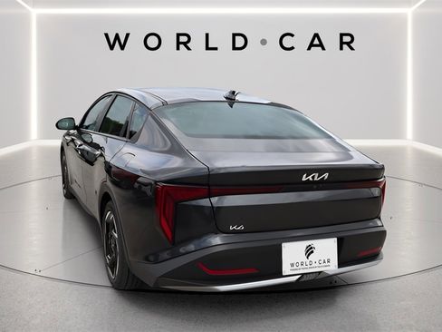 Used 2025 Kia K4 EX image 5