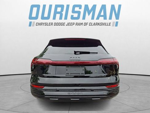 Used 2024 Audi Q8 e-tron Premium AWD/4WD image 5
