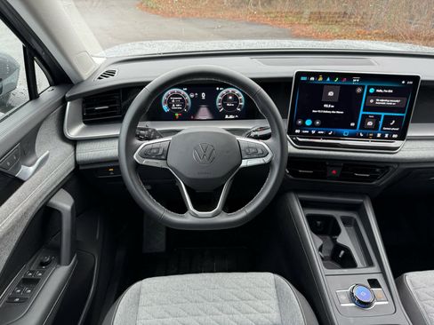 Certified 2025 Volkswagen Tiguan S image 20