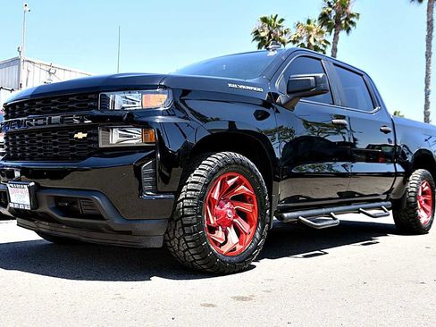 Used 2020 Chevrolet Silverado 1500 Custom w/ Custom Value Package RWD image 1
