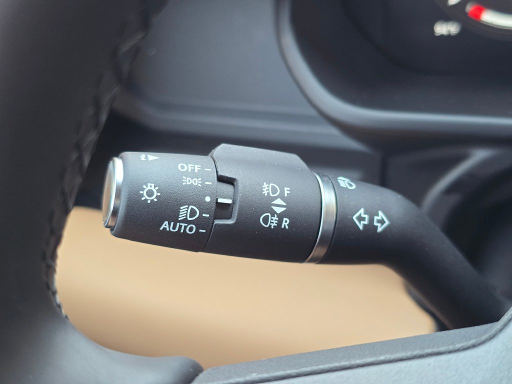 New 2026 Land Rover Defender 110 X-Dynamic SE AWD/4WD image 28