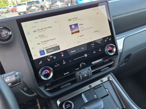Used 2024 Lexus GX 550 w/ Accessory Package (Z1) AWD/4WD image 30