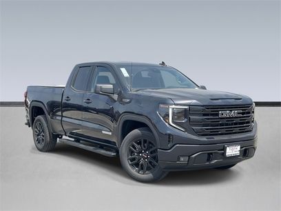 New 2026 GMC Sierra 1500 Elevation w/ LPO, Elevation Black Package