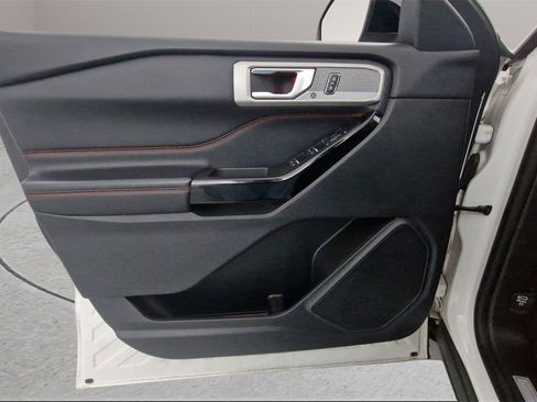 Used 2022 Ford Explorer ST-Line w/ Class IV Trailer Tow Package image 12