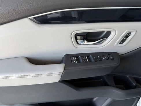 Certified 2025 Honda Pilot EX-L image 12