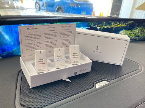 New 2026 Lincoln Navigator Reserve w/ Jet Appearance Package image 27