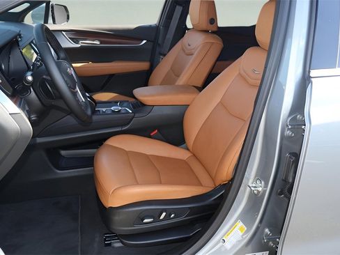 New 2025 Cadillac XT5 Premium Luxury image 12