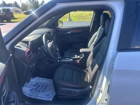 Used 2024 Chevrolet TrailBlazer RS w/ Convenience Package AWD/4WD image 24