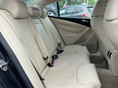 Used 2010 Volkswagen Passat Komfort image 5