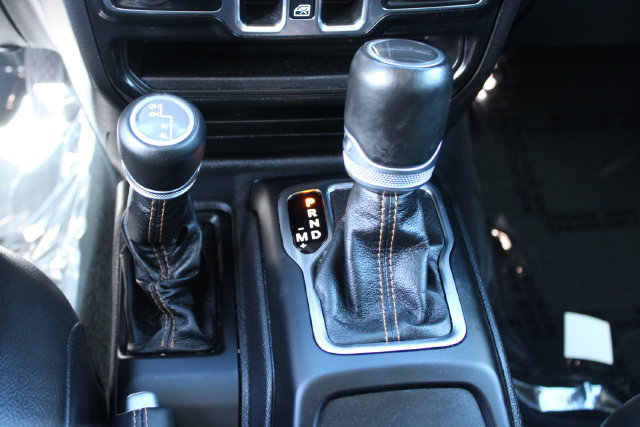 Used 2022 Jeep Gladiator Overland AWD/4WD image 17