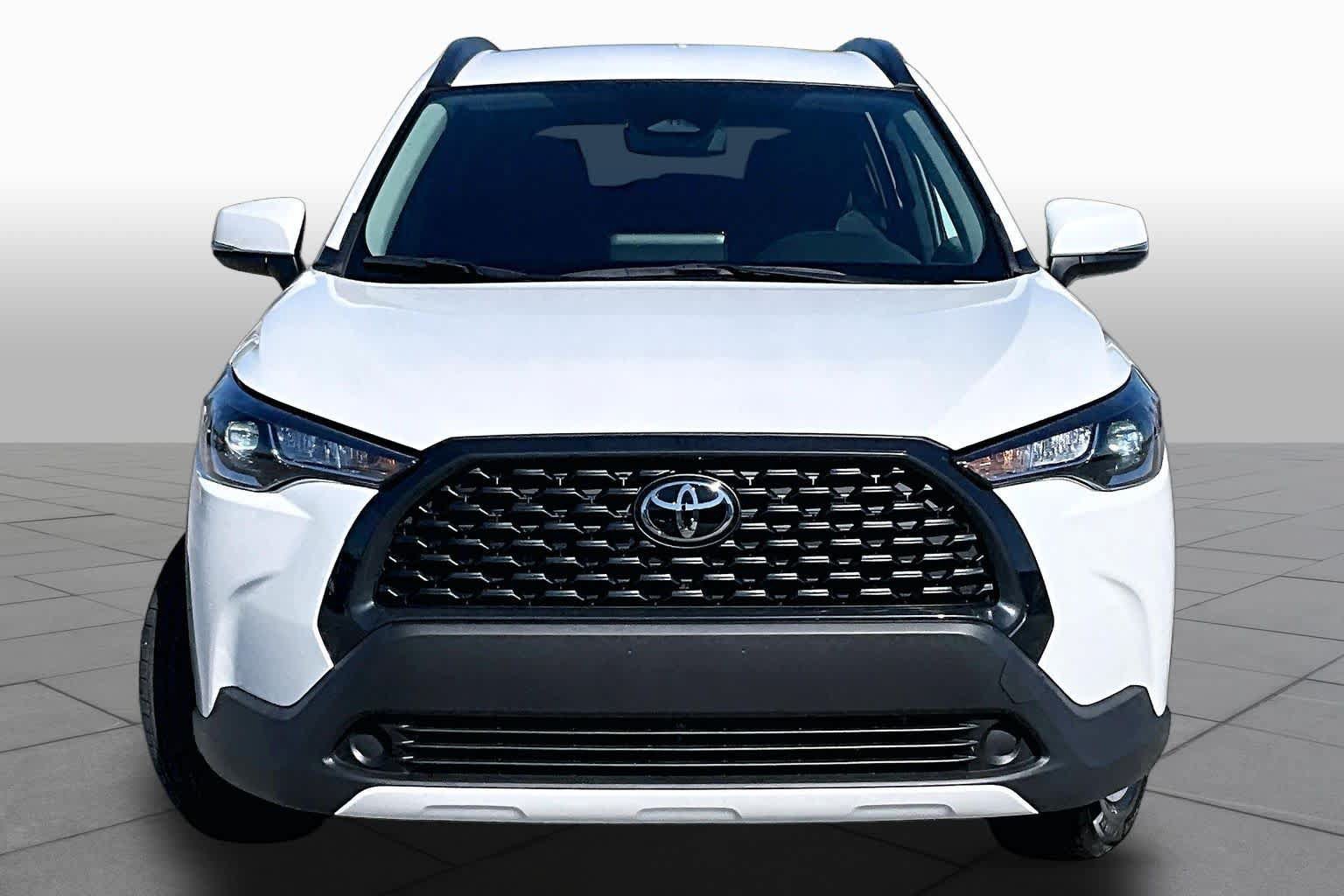Used 2024 Toyota Corolla Cross LE FWD image 4