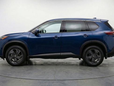 Used 2025 Nissan Rogue SV image 5