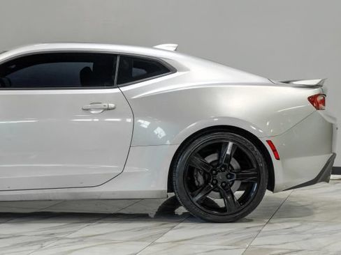 Used 2018 Chevrolet Camaro SS RWD image 19