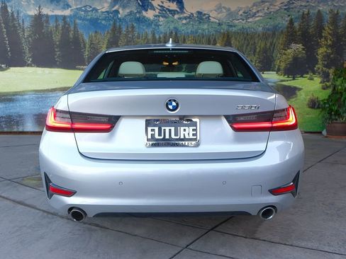 Used 2019 BMW 330i Sedan w/ Driving Assistance Package image 5