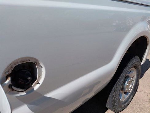 Used 2010 Ford F250 XLT image 2