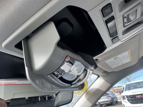 Used 2022 Toyota Highlander XLE image 39