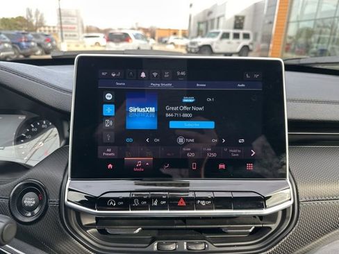 Used 2026 Jeep Compass Limited image 32