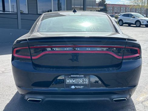 Used 2017 Dodge Charger R/T image 4