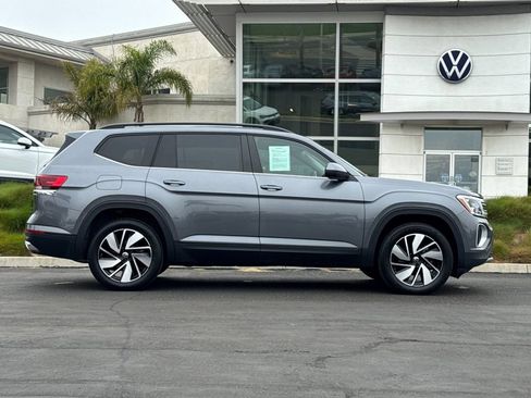 Used 2024 Volkswagen Atlas SE FWD image 3