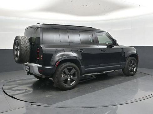 Used 2025 Land Rover Defender 110 S AWD/4WD image 4
