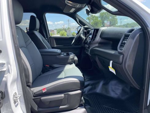 New 2026 RAM 2500 Tradesman w/ Chrome Appearance Group AWD/4WD image 15