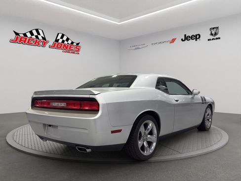 Used 2012 Dodge Challenger R/T RWD image 9